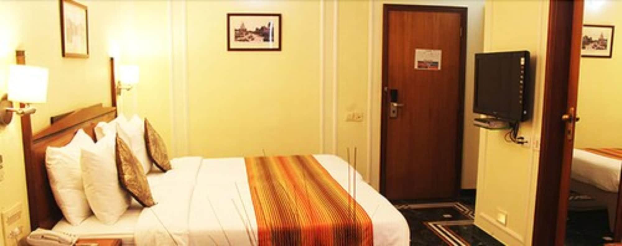 Hiltop Hotel Βομβάη Εξωτερικό φωτογραφία