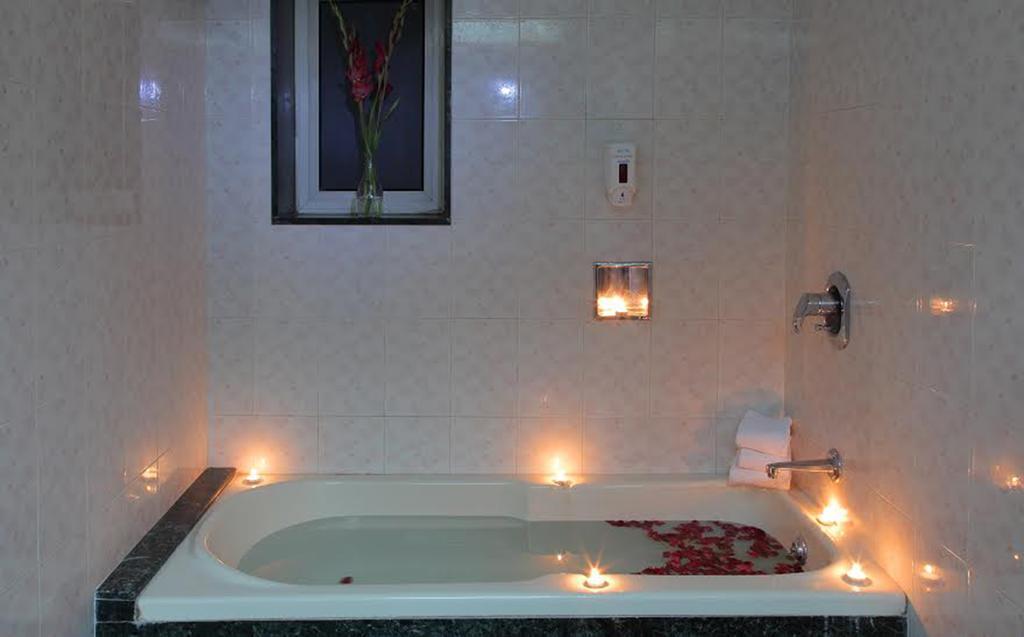 Hiltop Hotel Βομβάη Εξωτερικό φωτογραφία