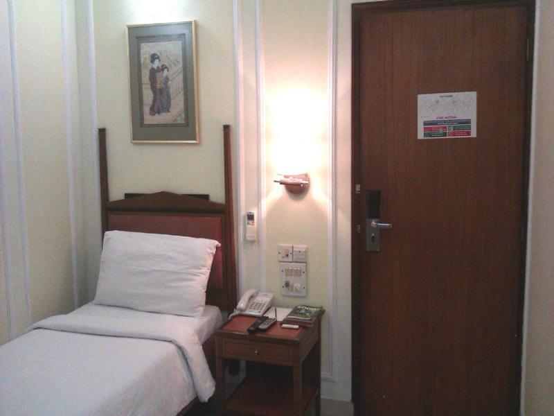 Hiltop Hotel Βομβάη Εξωτερικό φωτογραφία