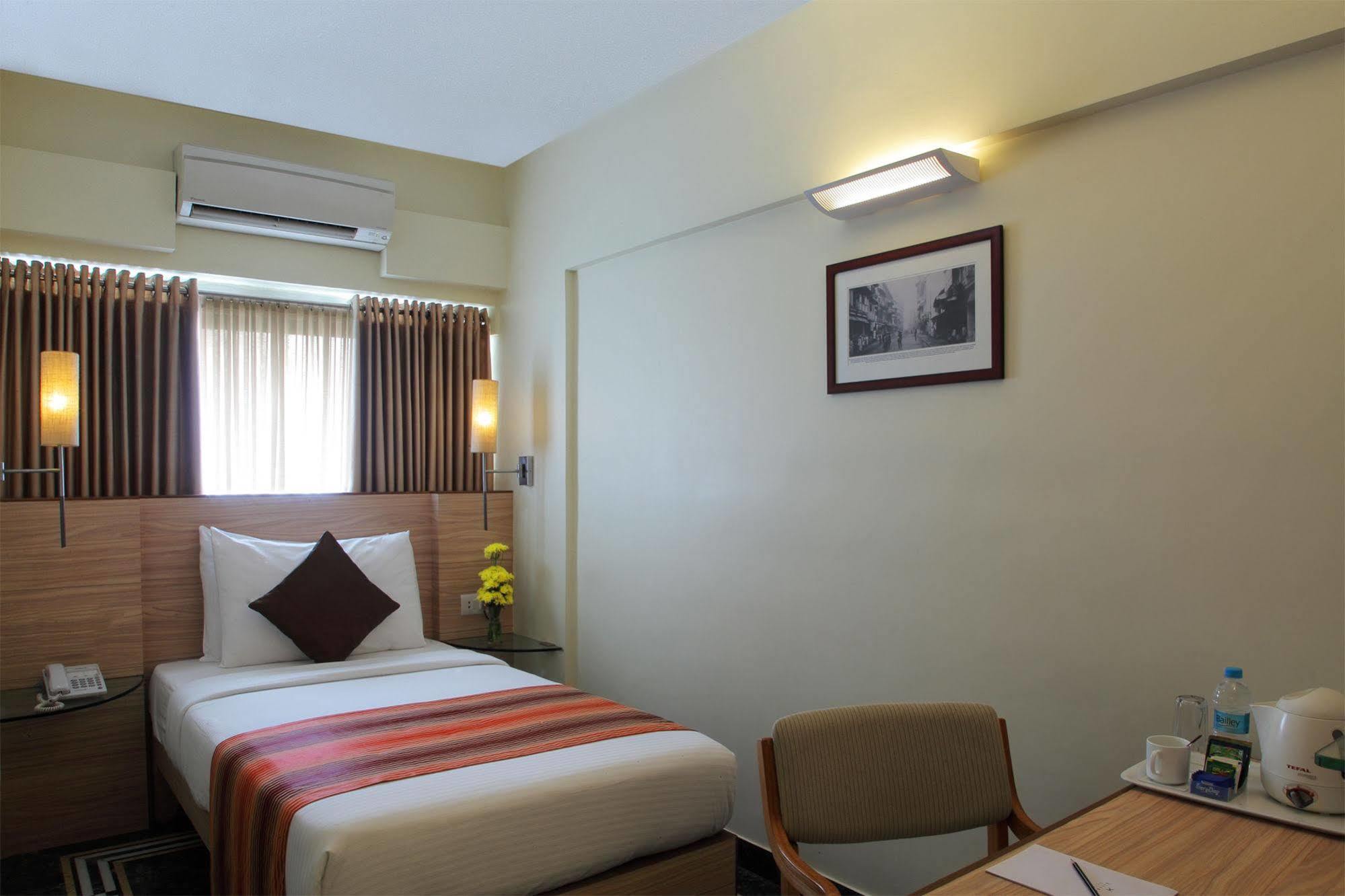 Hiltop Hotel Βομβάη Εξωτερικό φωτογραφία