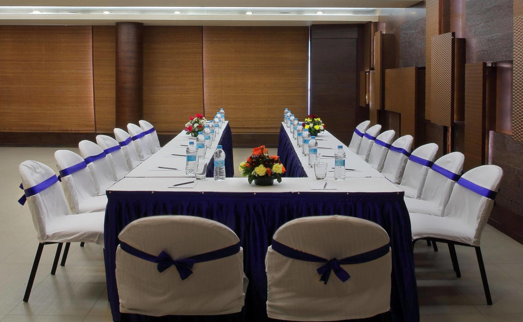 Hiltop Hotel Βομβάη Εξωτερικό φωτογραφία